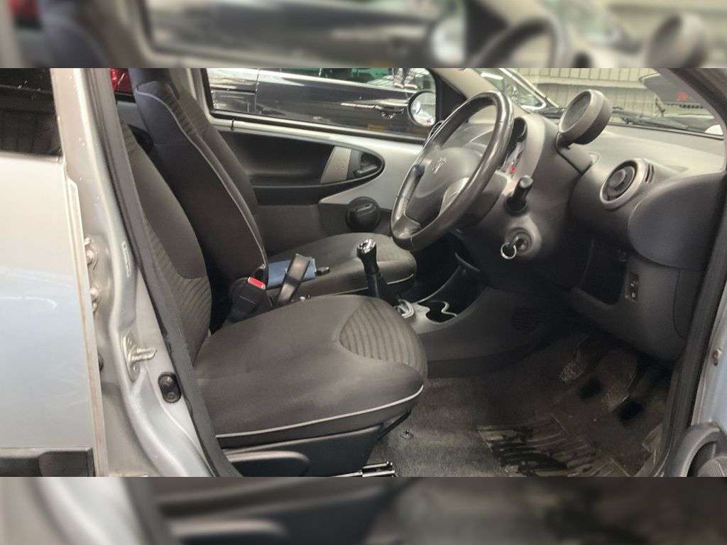 2014 PEUGEOT 107 2014 PEUGEOT 107