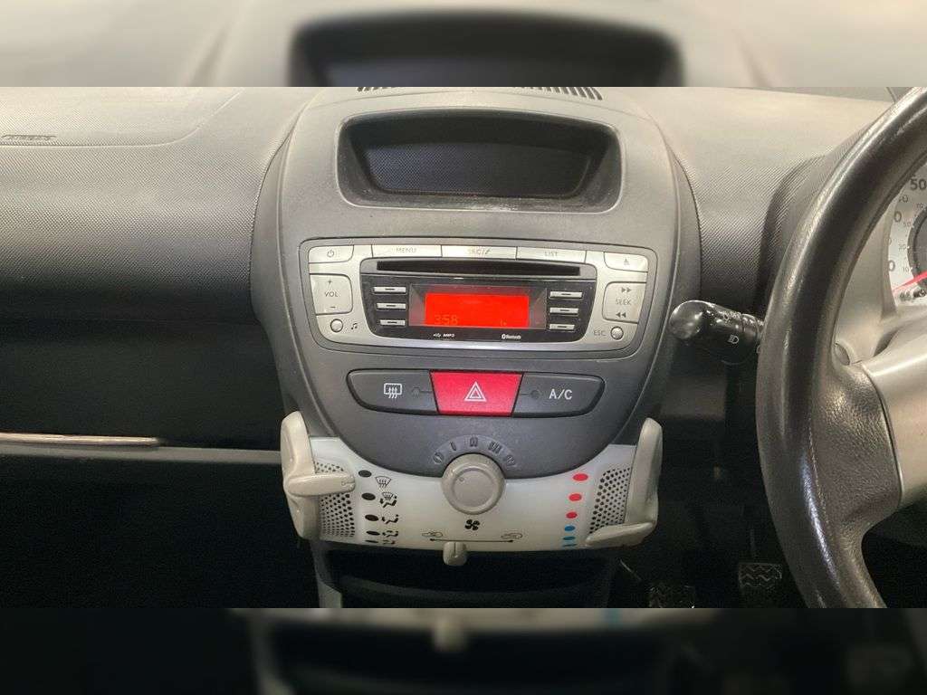 2014 PEUGEOT 107 2014 PEUGEOT 107