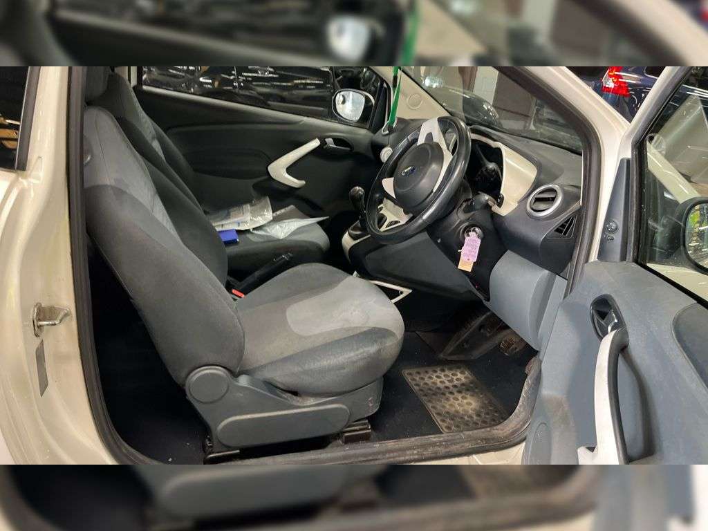 2011 FORD KA 2011 FORD KA