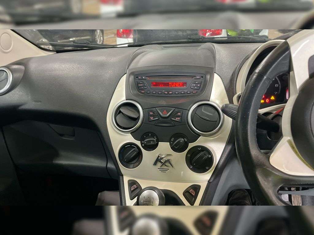 2011 FORD KA 2011 FORD KA