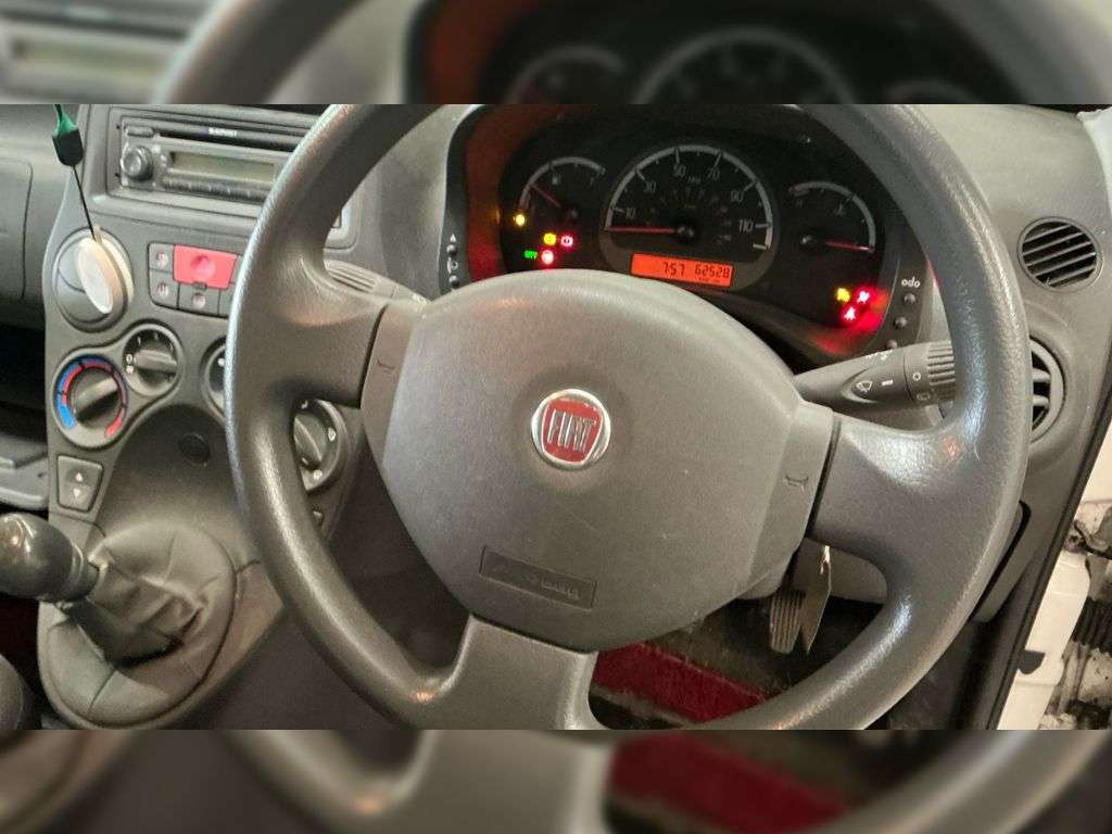 2011 FIAT PANDA 2011 FIAT PANDA