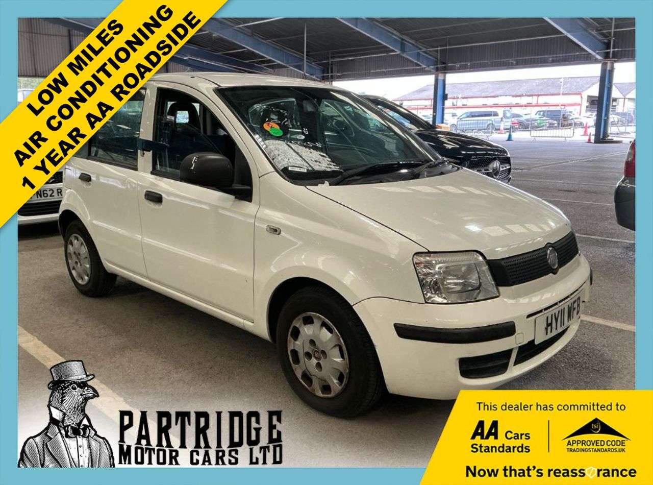 A 2011 FIAT PANDA 1.2 Active Hatchback 5dr Petrol Manual (113 g/km, 60 bhp) AIRCON, LOW MILES A 2011 FIAT PANDA 1.2 Active Hatchback 5dr Petrol Manual (113 g/km, 60 bhp) AIRCON, LOW MILES