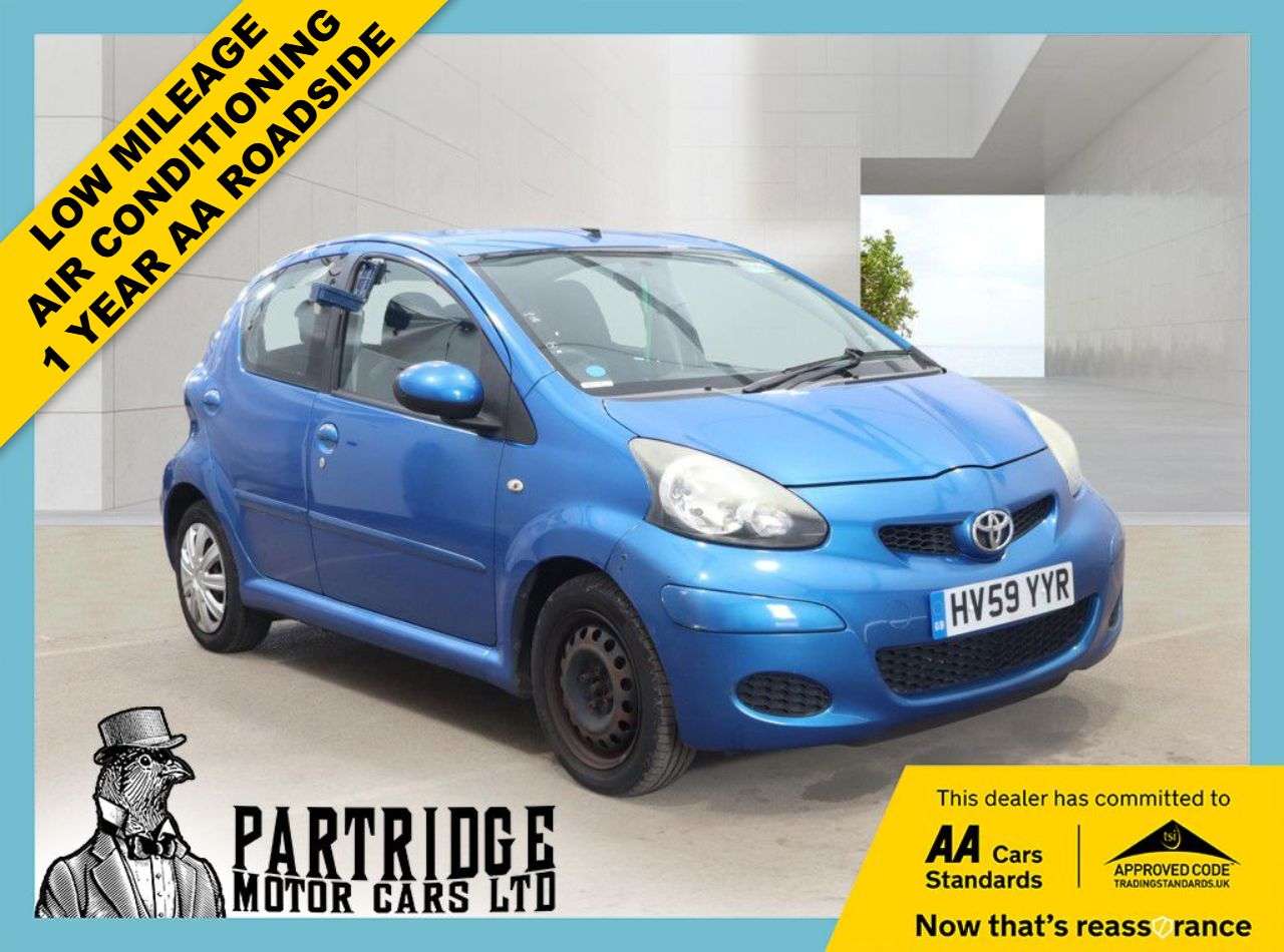A 2009 TOYOTA AYGO 1.0 VVT-i Blue Hatchback 5dr Petrol Manual Euro 4 (67 bhp) LOW MILES, AIR C A 2009 TOYOTA AYGO 1.0 VVT-i Blue Hatchback 5dr Petrol Manual Euro 4 (67 bhp) LOW MILES, AIR C