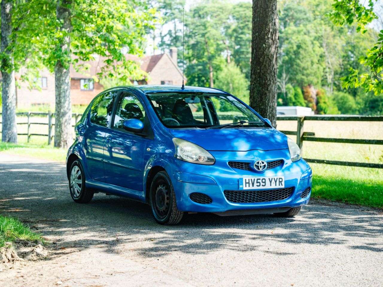 A 2009 TOYOTA AYGO 1.0 VVT-i Blue Hatchback 5dr Petrol Manual Euro 4 (67 bhp) LOW MILES, AIR C A 2009 TOYOTA AYGO 1.0 VVT-i Blue Hatchback 5dr Petrol Manual Euro 4 (67 bhp) LOW MILES, AIR C
