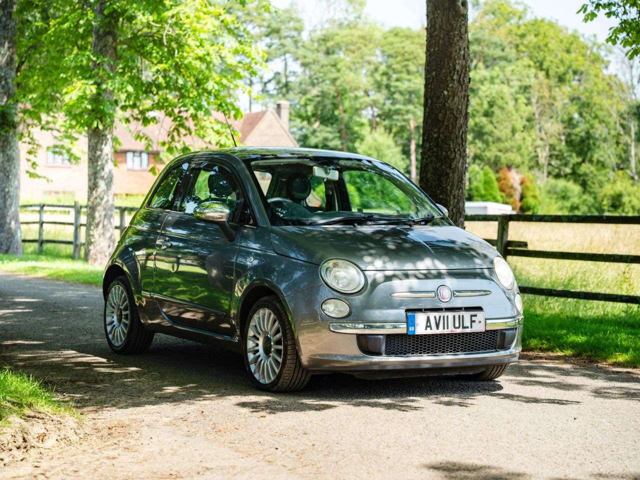 A 2011 FIAT 500 1.2 Lounge Hatchback 3dr Petrol Manual Euro 5 (s/s) (69 bhp) AIR CONDITIONI A 2011 FIAT 500 1.2 Lounge Hatchback 3dr Petrol Manual Euro 5 (s/s) (69 bhp) AIR CONDITIONI