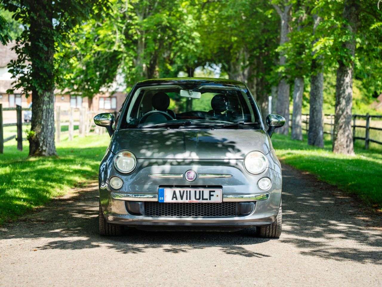 A 2011 FIAT 500 1.2 Lounge Hatchback 3dr Petrol Manual Euro 5 (s/s) (69 bhp) AIR CONDITIONI A 2011 FIAT 500 1.2 Lounge Hatchback 3dr Petrol Manual Euro 5 (s/s) (69 bhp) AIR CONDITIONI