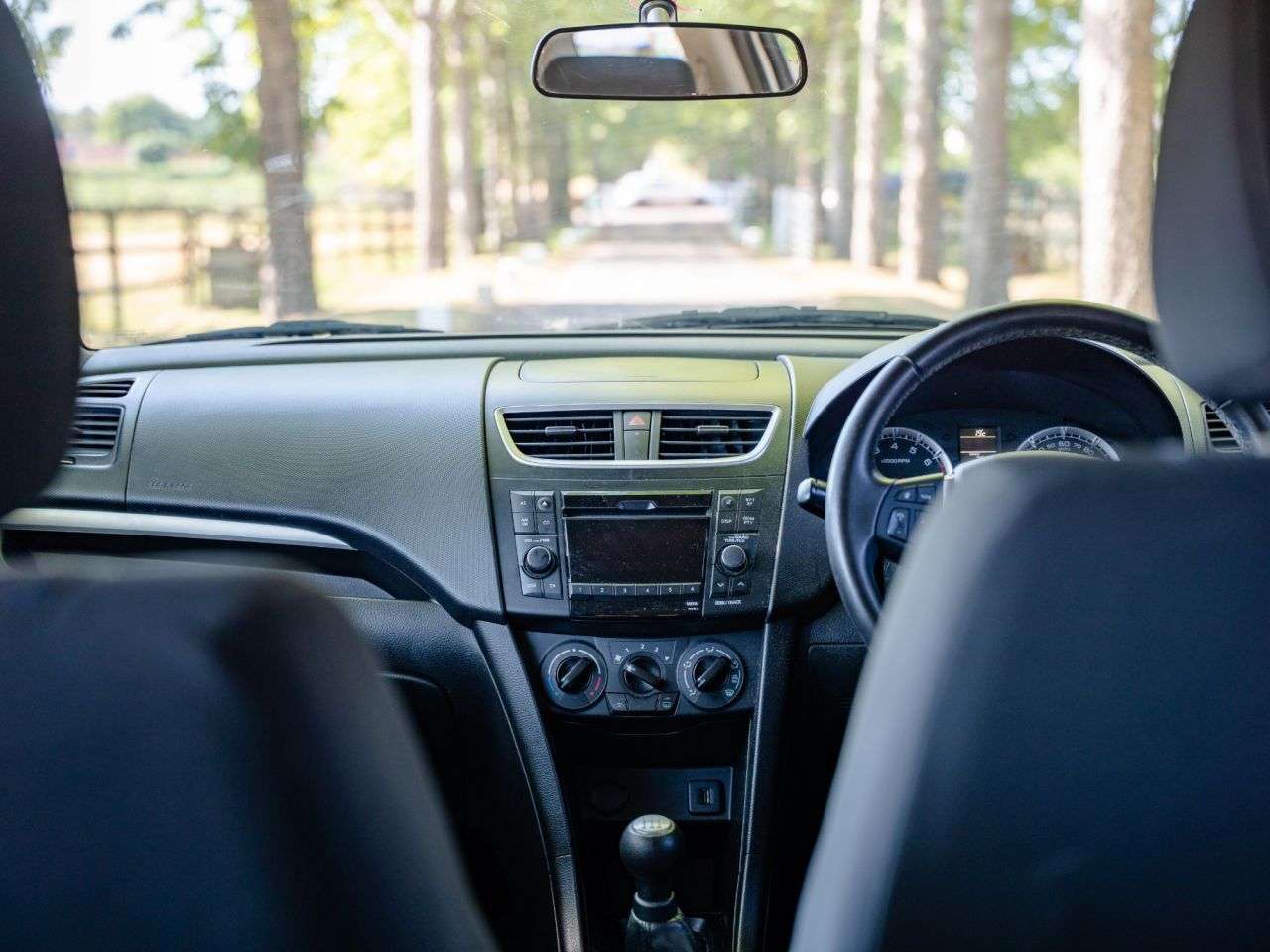 2015 SUZUKI SWIFT 2015 SUZUKI SWIFT