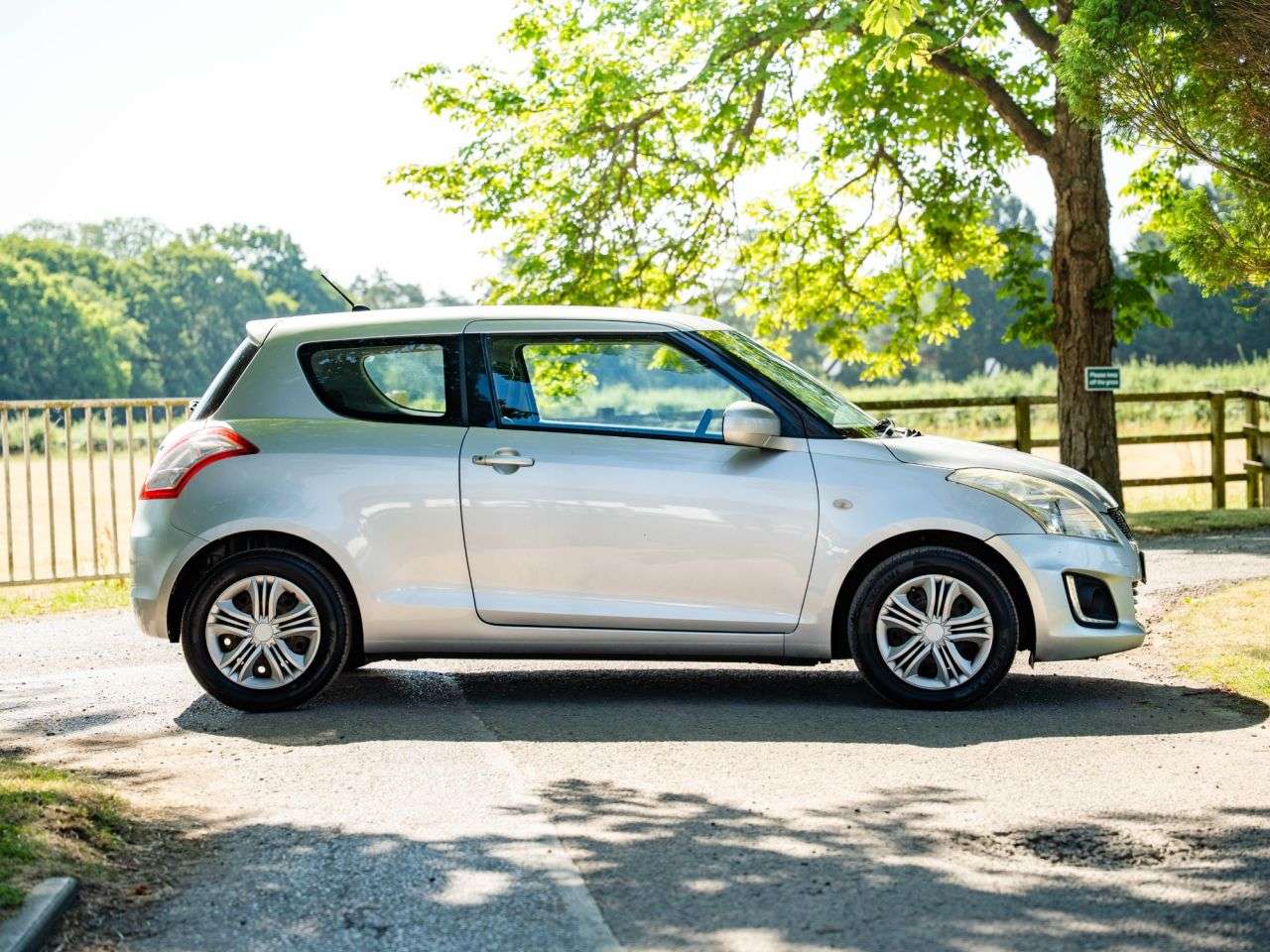 2015 SUZUKI SWIFT 2015 SUZUKI SWIFT