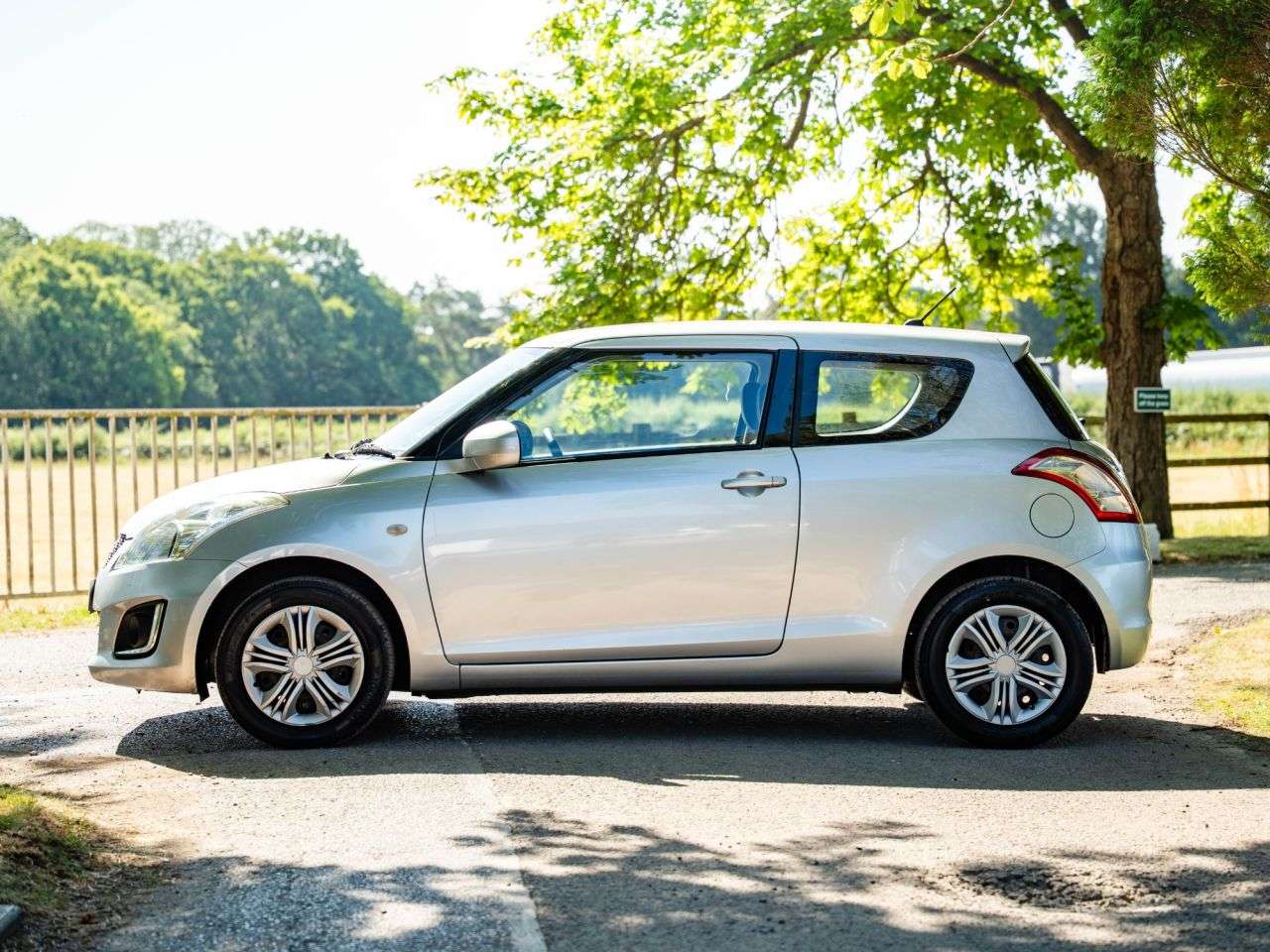 2015 SUZUKI SWIFT 2015 SUZUKI SWIFT