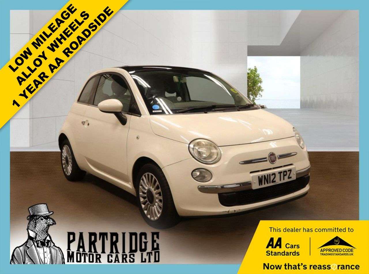 A 2012 FIAT 500 1.2 Lounge Hatchback 3dr Petrol Manual Euro 5 (s/s) (69 bhp) LOW MILES, AIR A 2012 FIAT 500 1.2 Lounge Hatchback 3dr Petrol Manual Euro 5 (s/s) (69 bhp) LOW MILES, AIR