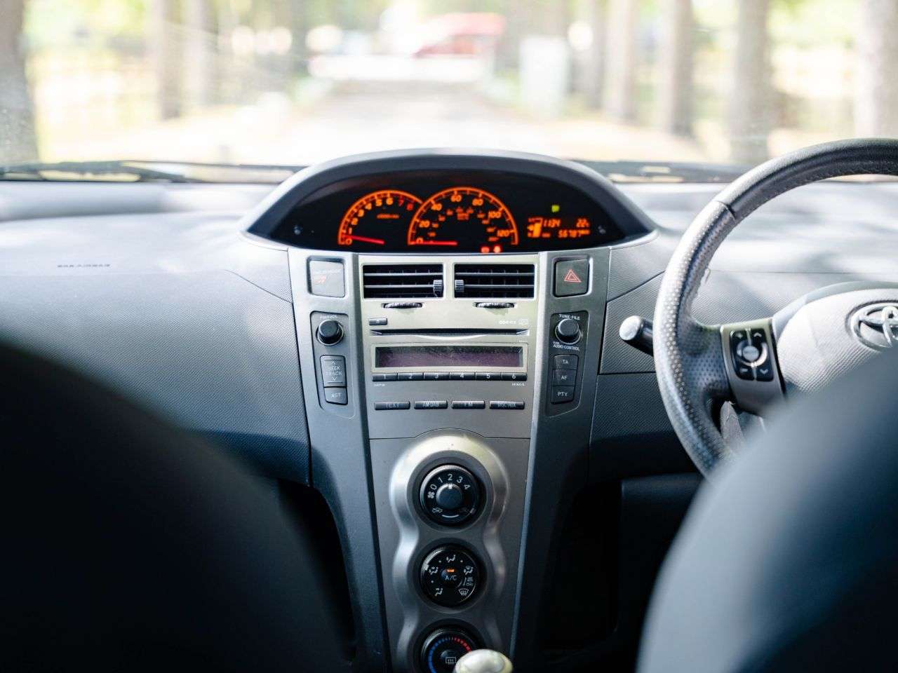 2010 TOYOTA YARIS 2010 TOYOTA YARIS
