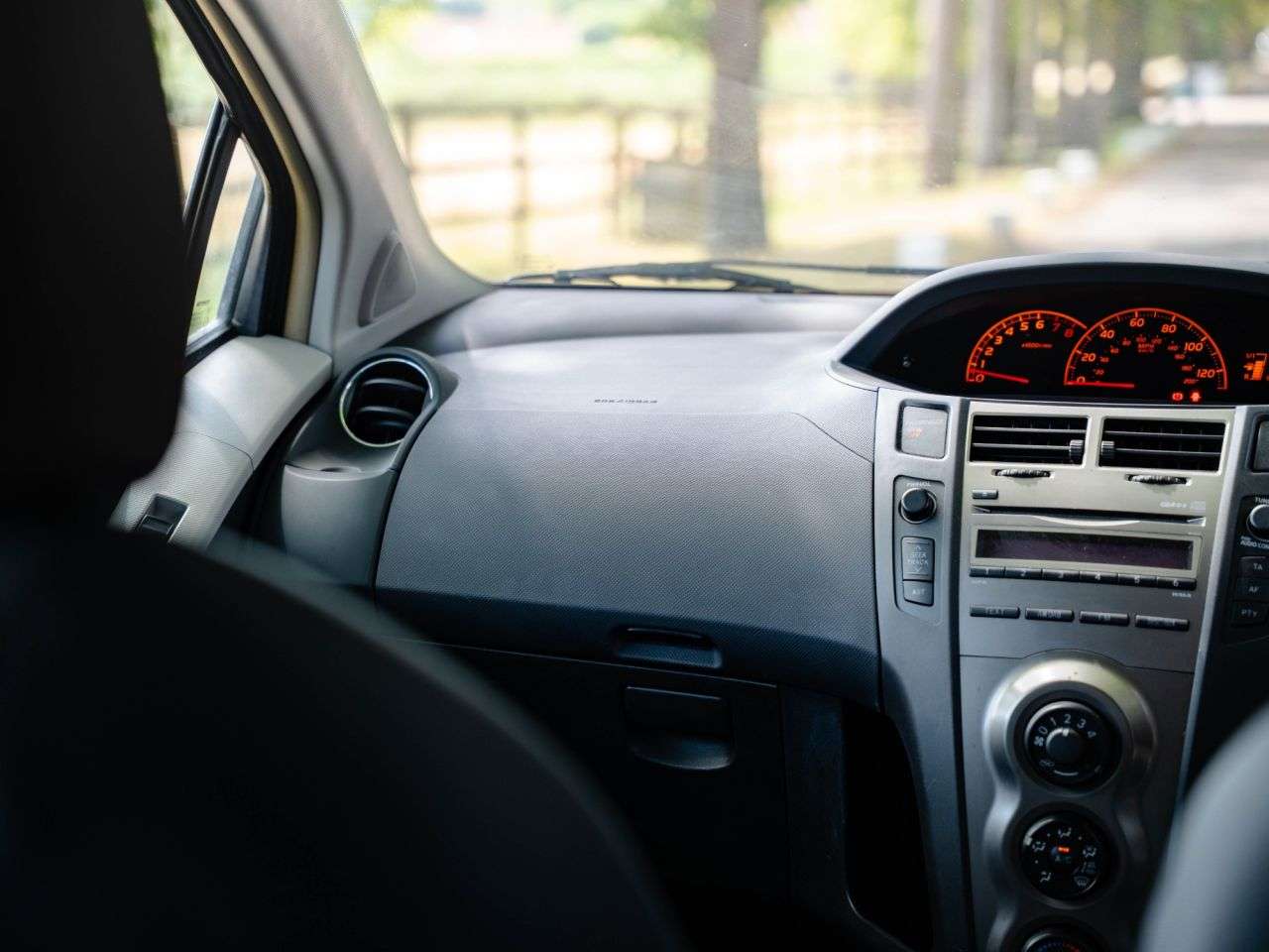 2010 TOYOTA YARIS 2010 TOYOTA YARIS
