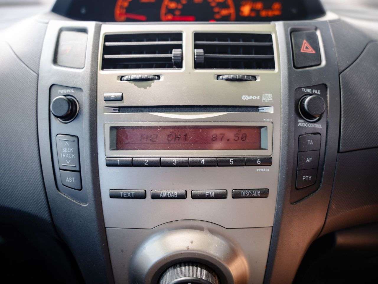 2010 TOYOTA YARIS 2010 TOYOTA YARIS