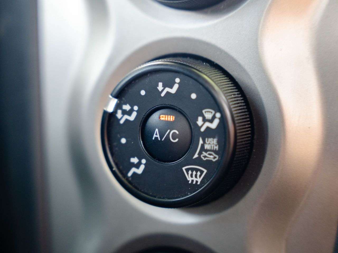 2010 TOYOTA YARIS 2010 TOYOTA YARIS