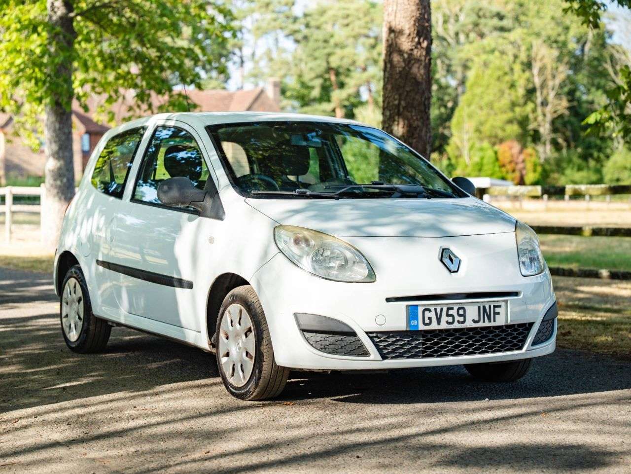 A 2009 RENAULT TWINGO 1.2 Freeway Hatchback 3dr Petrol Manual Euro 4 (60 ps) LOW MILEAGE, GREAT C A 2009 RENAULT TWINGO 1.2 Freeway Hatchback 3dr Petrol Manual Euro 4 (60 ps) LOW MILEAGE, GREAT C