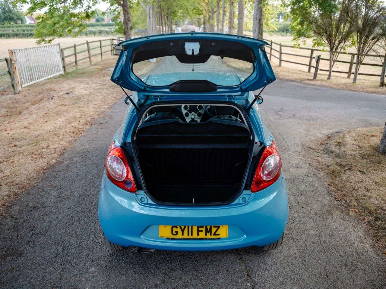 2011 FORD KA 2011 FORD KA