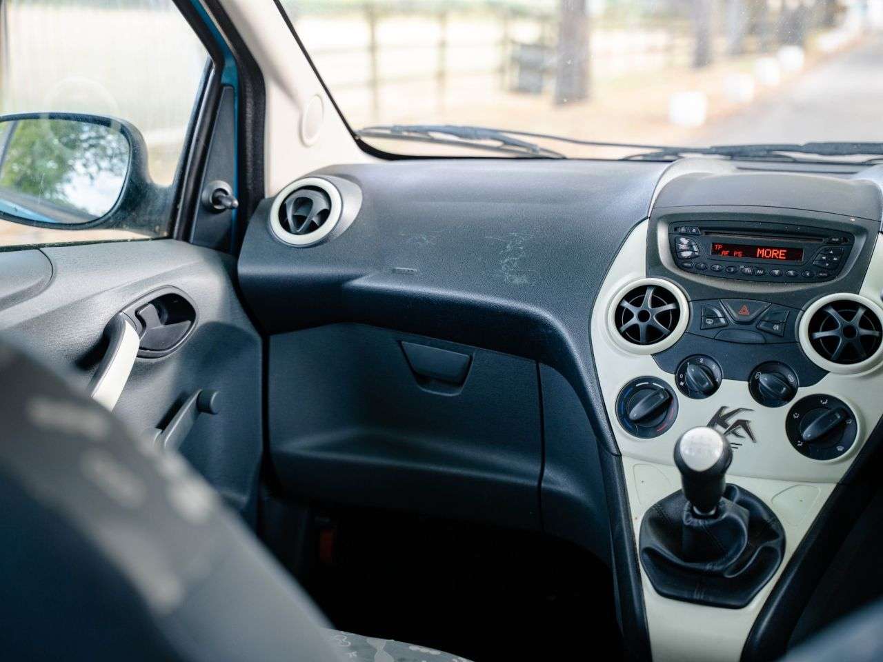2011 FORD KA 2011 FORD KA