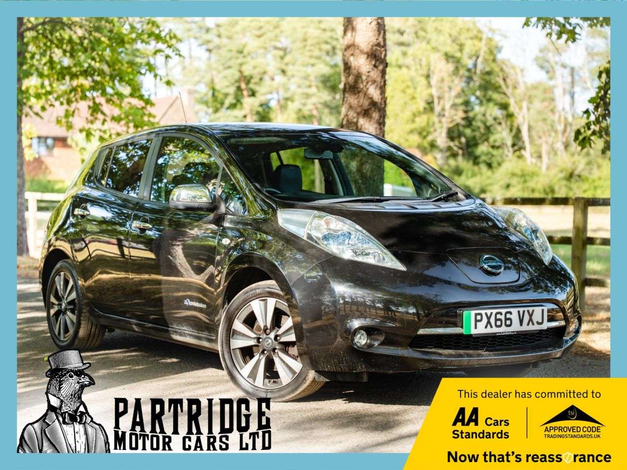 A 2017 NISSAN LEAF 30kWh Tekna Hatchback 5dr Electric Auto (109 bhp) LEATHER, 360 CAMERA, HEAT A 2017 NISSAN LEAF 30kWh Tekna Hatchback 5dr Electric Auto (109 bhp) LEATHER, 360 CAMERA, HEAT