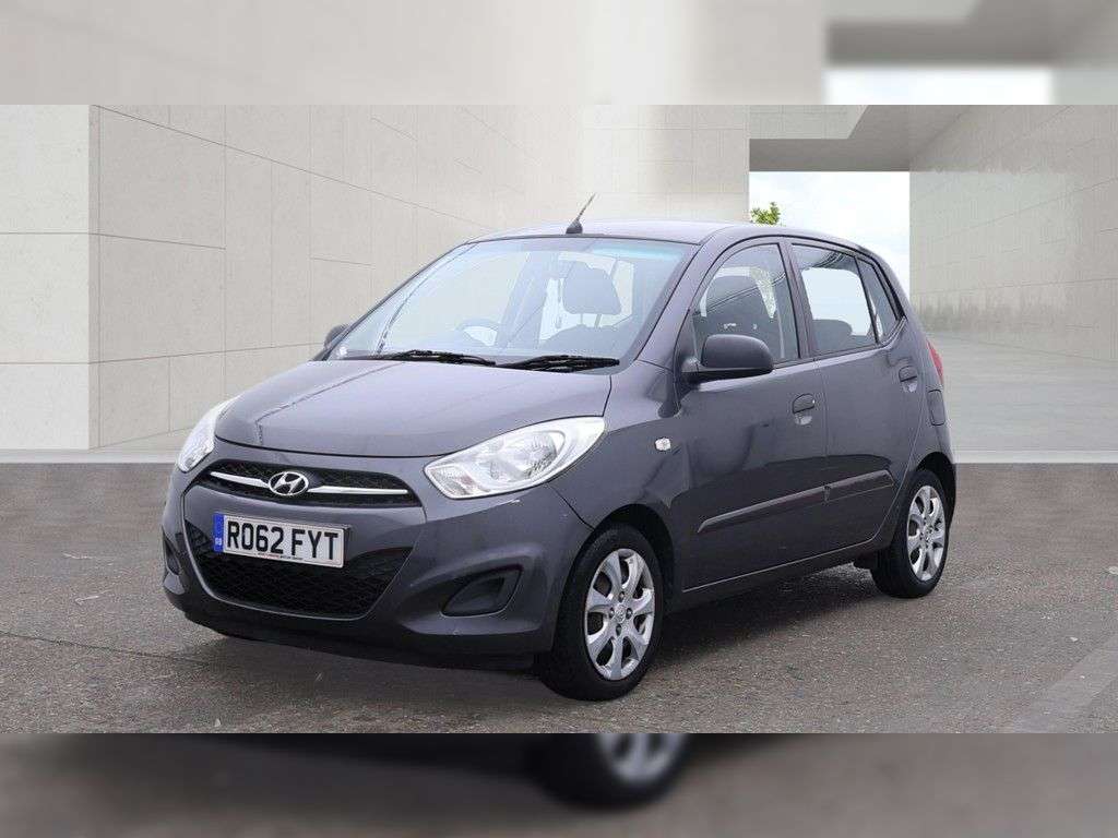 A 2012 HYUNDAI I10 1.2 Classic Hatchback 5dr Petrol Manual Euro 5 (85 bhp) AIR CON, LOW INSURA A 2012 HYUNDAI I10 1.2 Classic Hatchback 5dr Petrol Manual Euro 5 (85 bhp) AIR CON, LOW INSURA