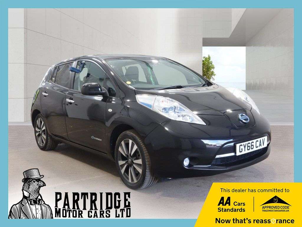 A 2016 NISSAN LEAF 30kWh Tekna Hatchback 5dr Electric Auto (109 bhp) LEATHER INTERIOR, HEATED A 2016 NISSAN LEAF 30kWh Tekna Hatchback 5dr Electric Auto (109 bhp) LEATHER INTERIOR, HEATED