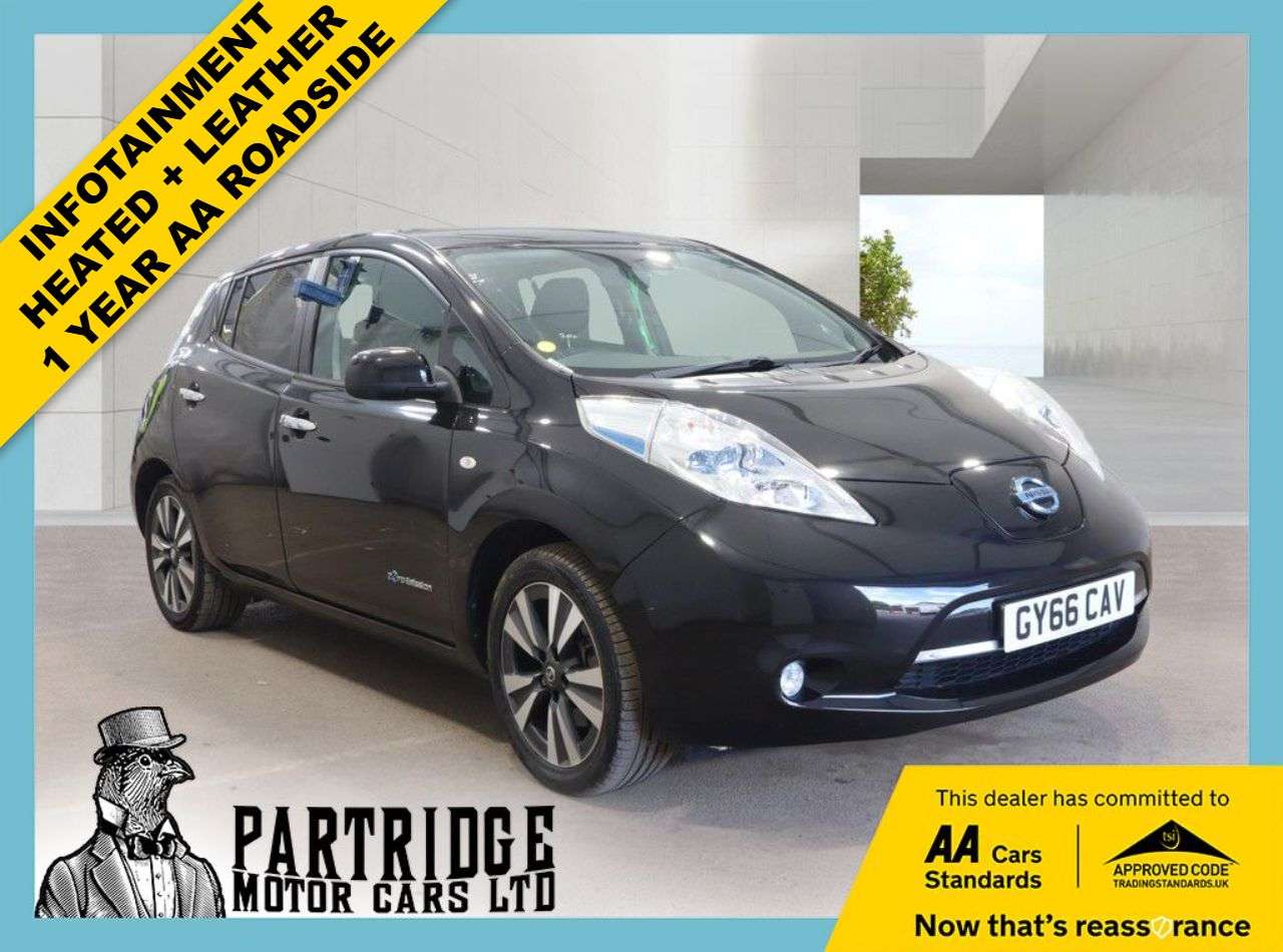 A 2016 NISSAN LEAF 30kWh Tekna Hatchback 5dr Electric Auto (109 bhp) LEATHER INTERIOR, HEATED A 2016 NISSAN LEAF 30kWh Tekna Hatchback 5dr Electric Auto (109 bhp) LEATHER INTERIOR, HEATED