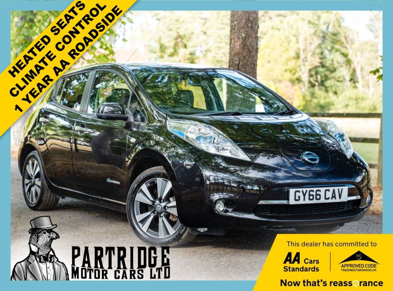 A 2016 NISSAN LEAF 30kWh Tekna Hatchback 5dr Electric Auto (109 bhp) LEATHER INTERIOR, HEATED A 2016 NISSAN LEAF 30kWh Tekna Hatchback 5dr Electric Auto (109 bhp) LEATHER INTERIOR, HEATED
