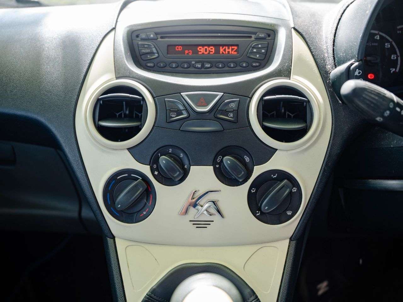 2012 FORD KA 2012 FORD KA