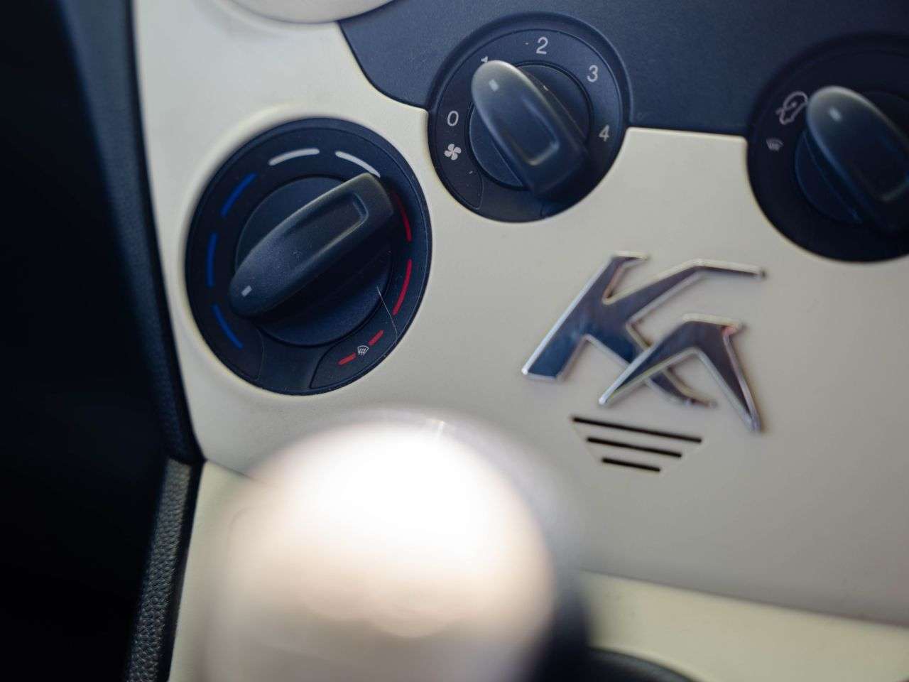 2012 FORD KA 2012 FORD KA