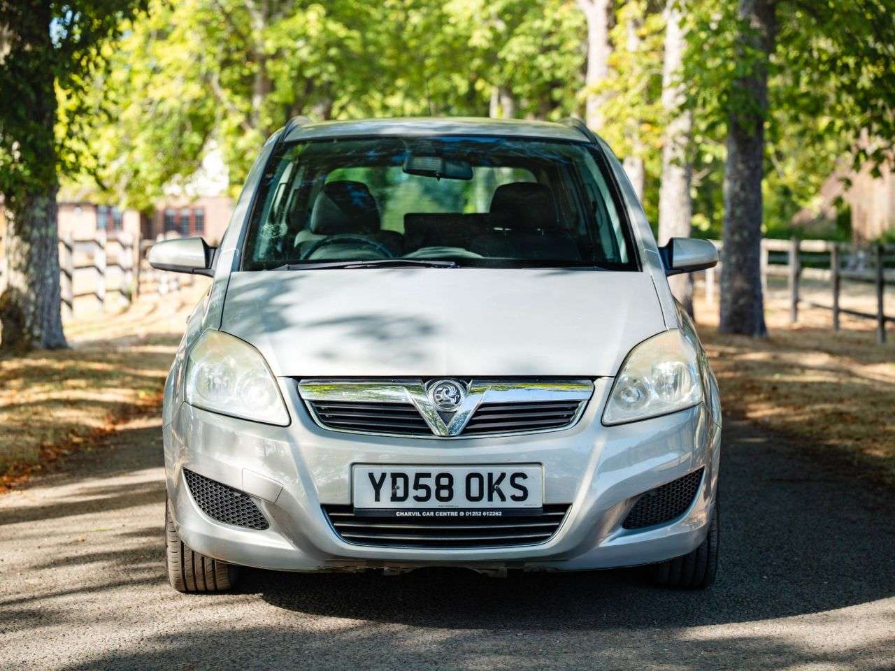 A 2008 VAUXHALL ZAFIRA 1.6 Exclusiv MPV 5dr Petrol Manual Euro 4 (105 ps) AIR CON, 7 SEATS, ALLOY A 2008 VAUXHALL ZAFIRA 1.6 Exclusiv MPV 5dr Petrol Manual Euro 4 (105 ps) AIR CON, 7 SEATS, ALLOY