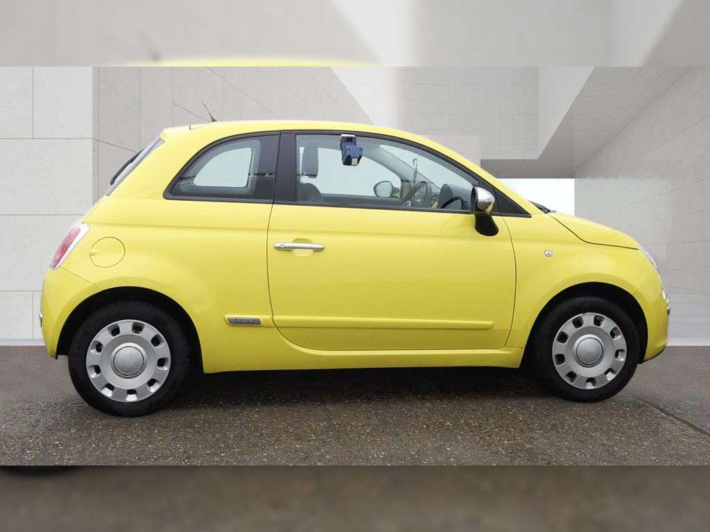 2011 FIAT 500 2011 FIAT 500