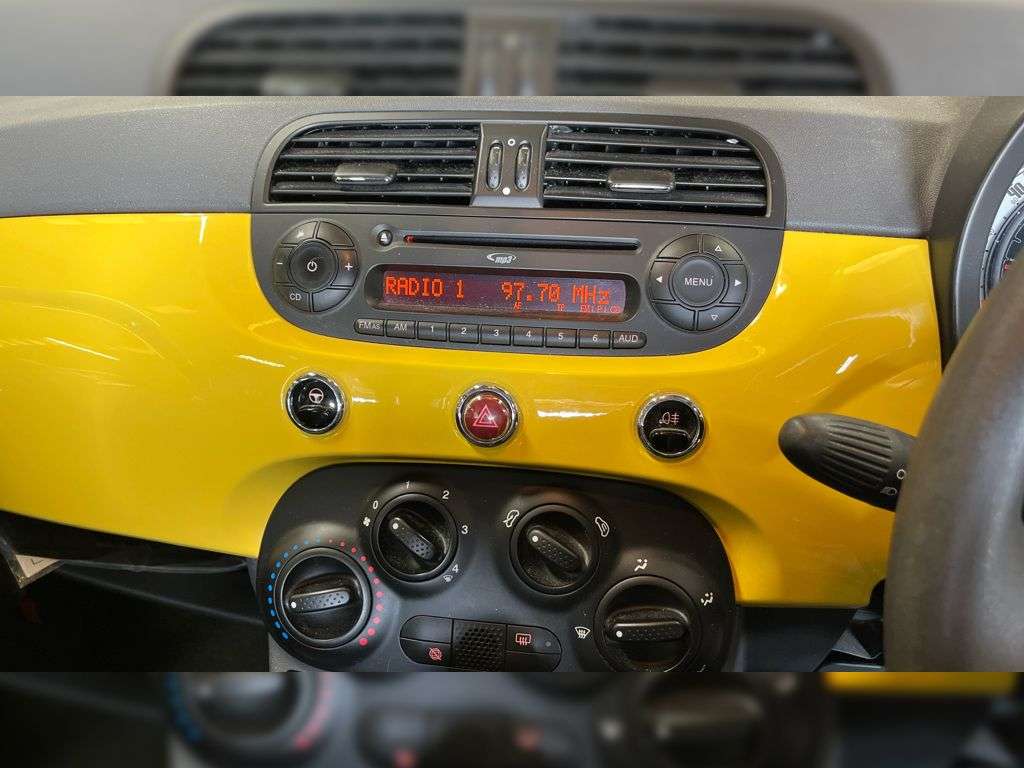 2011 FIAT 500 2011 FIAT 500