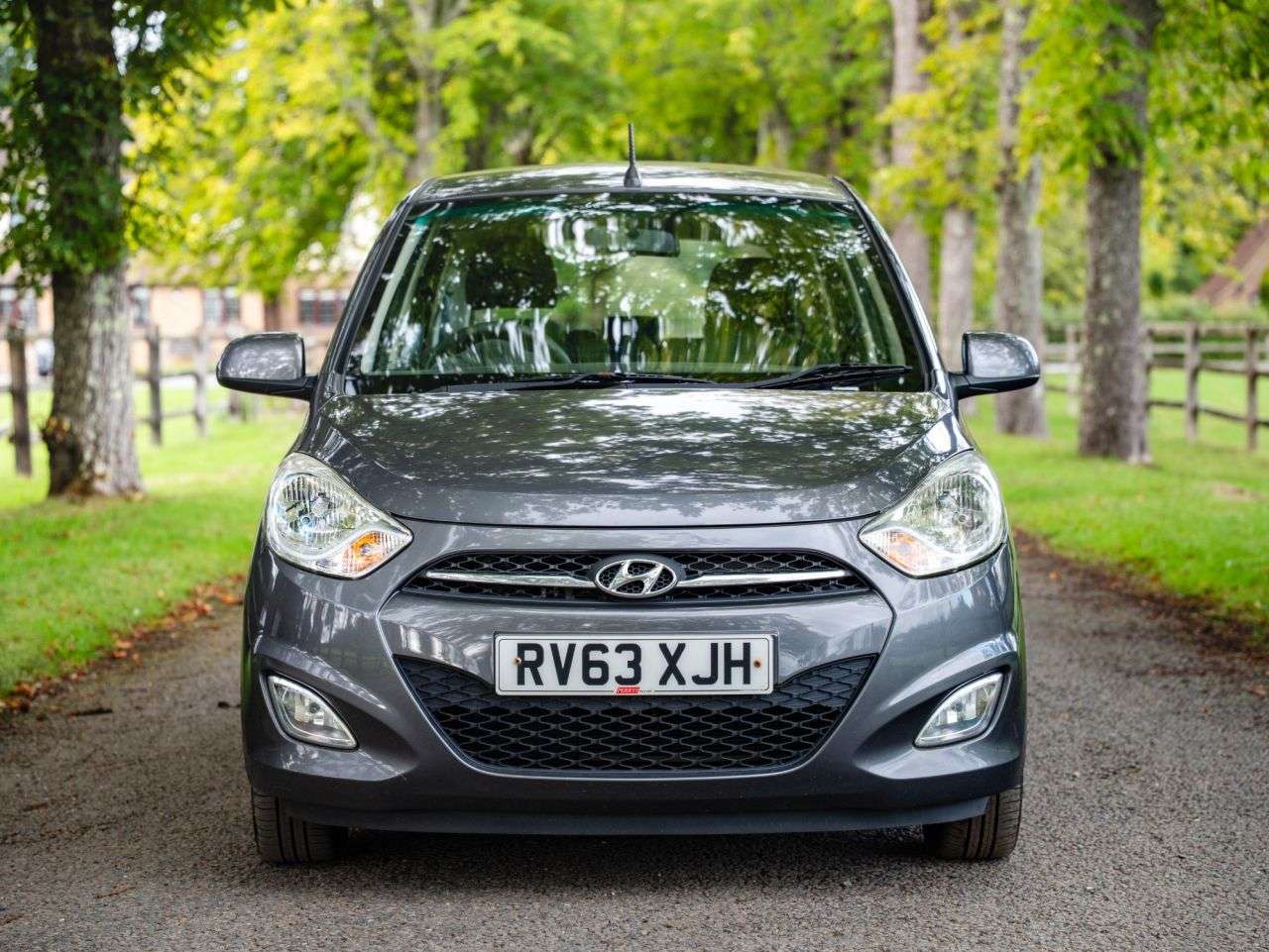 A 2013 HYUNDAI I10 1.2 Active Hatchback 5dr Petrol Manual Euro 5 (85 bhp) AIR CON, ALLOY WHEEL A 2013 HYUNDAI I10 1.2 Active Hatchback 5dr Petrol Manual Euro 5 (85 bhp) AIR CON, ALLOY WHEEL