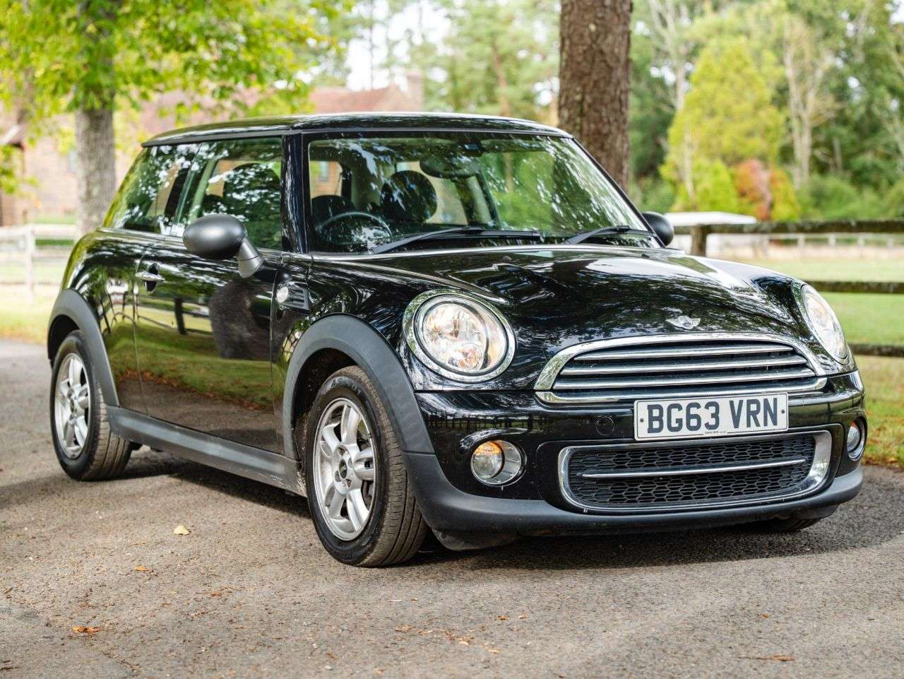 A 2013 MINI HATCH 1.6 One Hatchback 3dr Petrol Manual Euro 5 (98 ps) AIR CON, ALLOY WHEELS, B A 2013 MINI HATCH 1.6 One Hatchback 3dr Petrol Manual Euro 5 (98 ps) AIR CON, ALLOY WHEELS, B