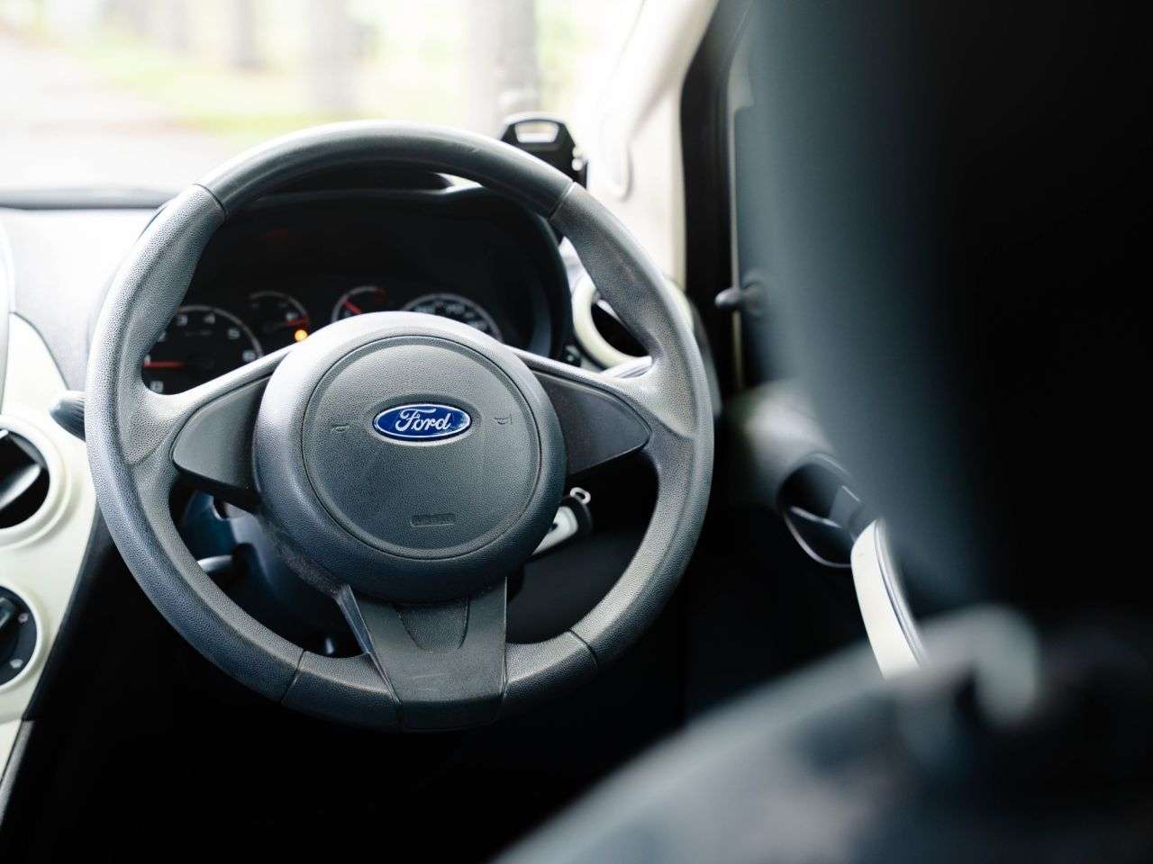 2013 FORD KA 2013 FORD KA