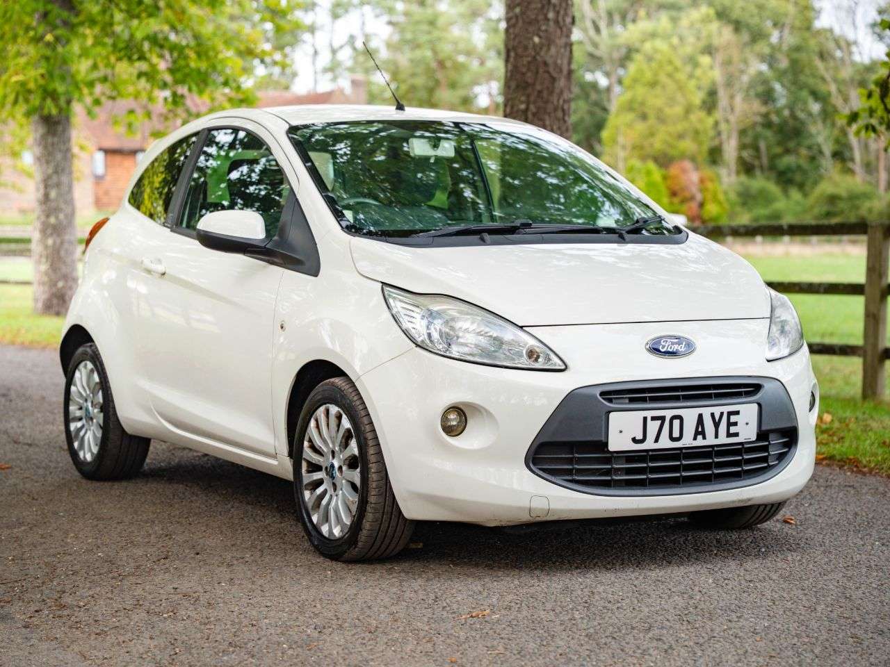 A 2012 FORD KA 1.2 Zetec Hatchback 3dr Petrol Manual Euro 5 (s/s) (69 ps) AIR CONDITIONING A 2012 FORD KA 1.2 Zetec Hatchback 3dr Petrol Manual Euro 5 (s/s) (69 ps) AIR CONDITIONING