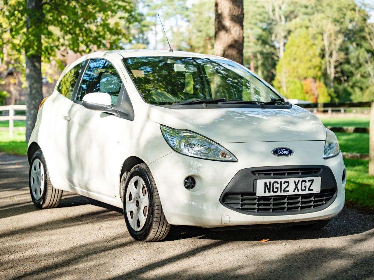 A 2012 FORD KA 1.2 Edge Hatchback 3dr Petrol Manual Euro 5 (s/s) (69 ps) AIR CON, LOW MILE A 2012 FORD KA 1.2 Edge Hatchback 3dr Petrol Manual Euro 5 (s/s) (69 ps) AIR CON, LOW MILE