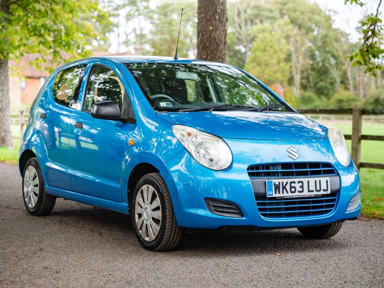 A 2013 SUZUKI ALTO 1.0 12V SZ Hatchback 5dr Petrol Manual Euro 5 (68 ps) £20 ROAD TAX, LOW MIL A 2013 SUZUKI ALTO 1.0 12V SZ Hatchback 5dr Petrol Manual Euro 5 (68 ps) £20 ROAD TAX, LOW MIL