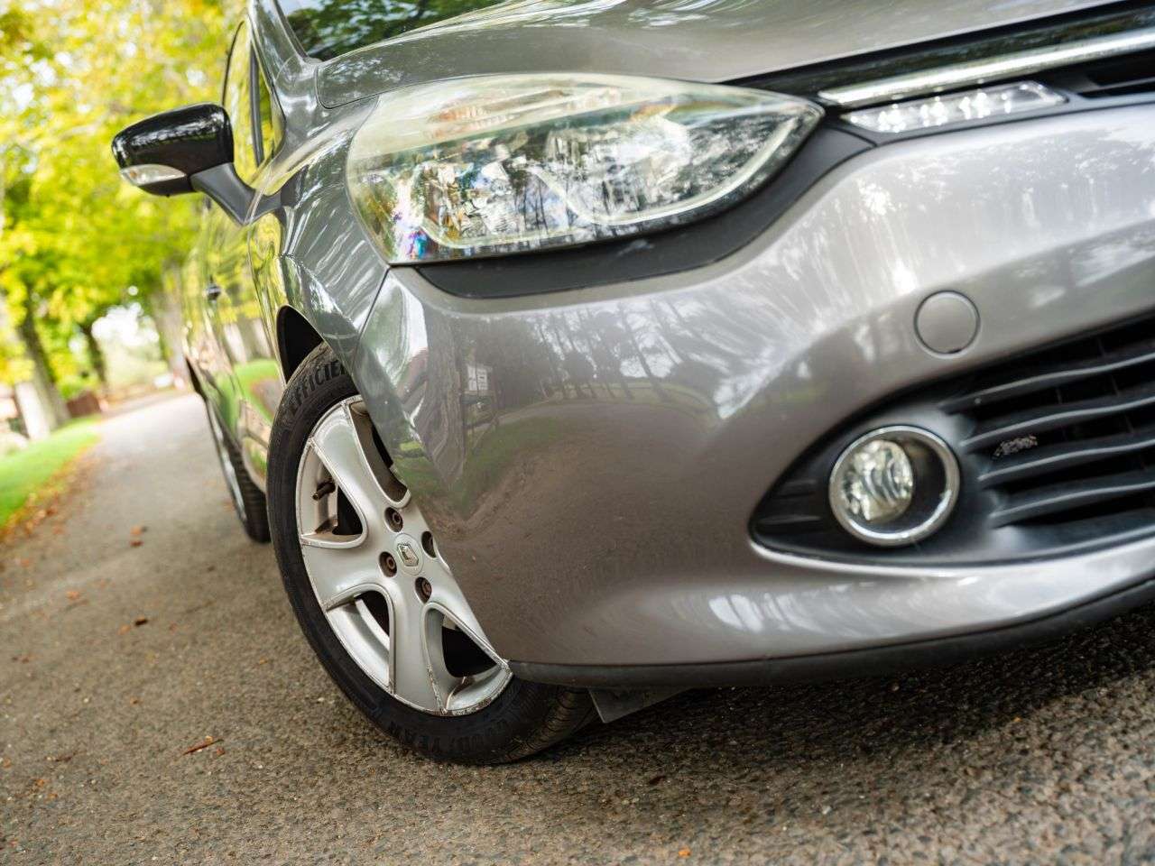A 2013 RENAULT CLIO 1.2 16V Dynamique MediaNav Hatchback 5dr Petrol Manual Euro 5 (75 ps) AIR C A 2013 RENAULT CLIO 1.2 16V Dynamique MediaNav Hatchback 5dr Petrol Manual Euro 5 (75 ps) AIR C