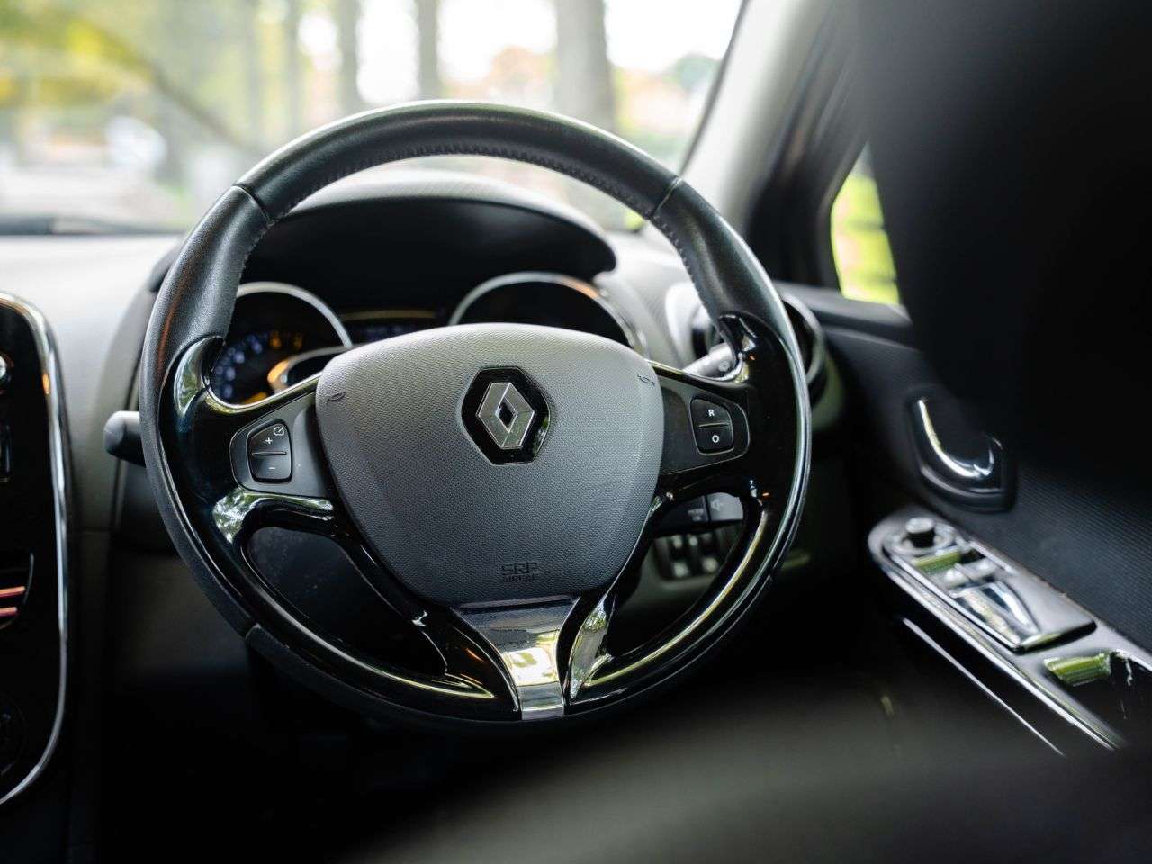 2013 RENAULT CLIO 2013 RENAULT CLIO