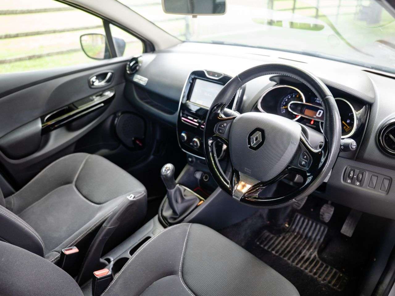2013 RENAULT CLIO 2013 RENAULT CLIO