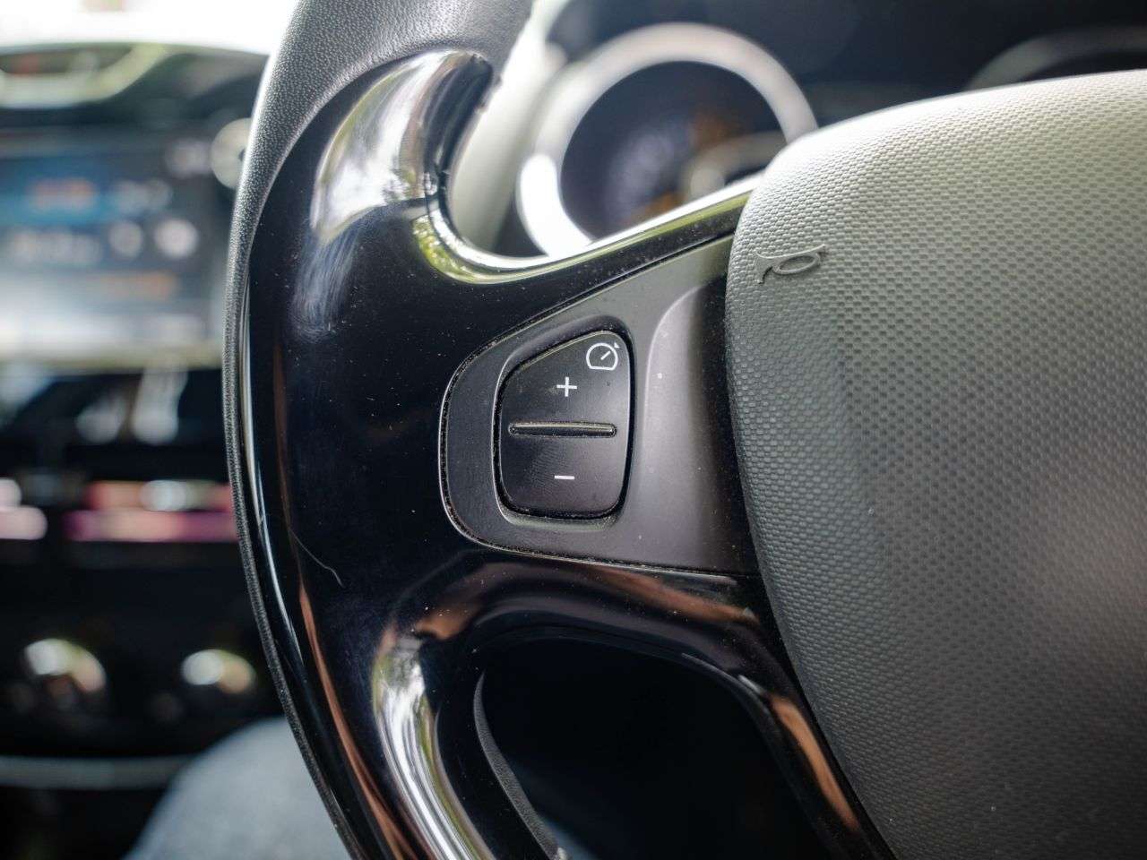 2013 RENAULT CLIO 2013 RENAULT CLIO