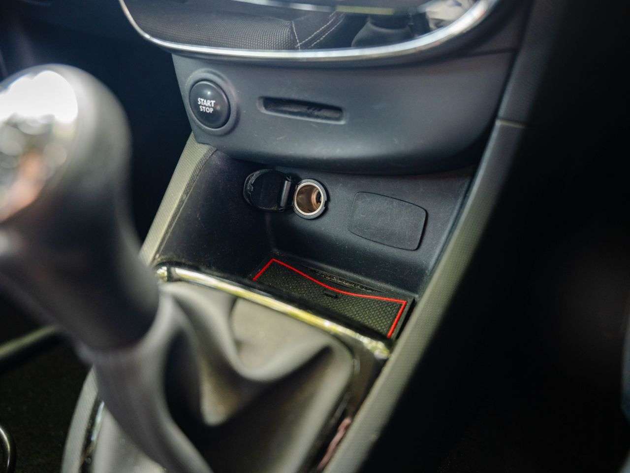 2013 RENAULT CLIO 2013 RENAULT CLIO