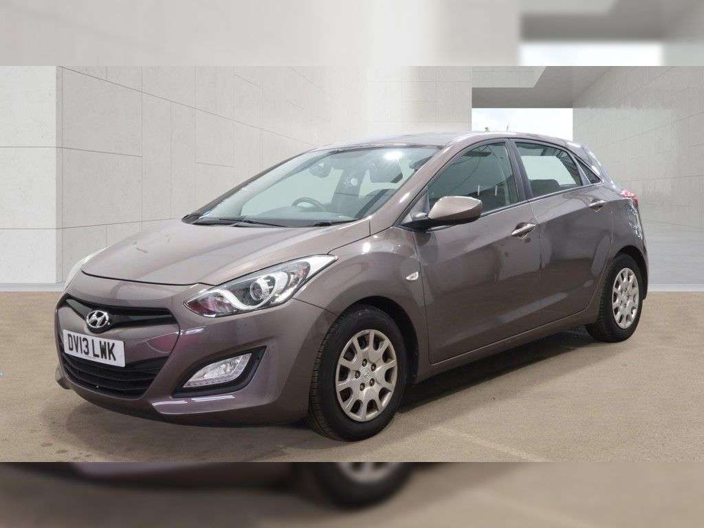 A 2013 HYUNDAI I30 1.4 Classic Hatchback 5dr Petrol Manual Euro 5 (100 ps) AIR CONDITIONING, 2 A 2013 HYUNDAI I30 1.4 Classic Hatchback 5dr Petrol Manual Euro 5 (100 ps) AIR CONDITIONING, 2