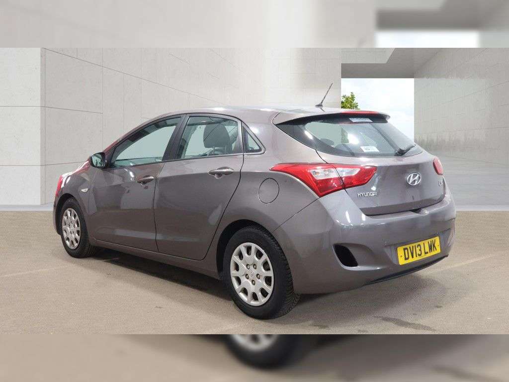 A 2013 HYUNDAI I30 1.4 Classic Hatchback 5dr Petrol Manual Euro 5 (100 ps) AIR CONDITIONING, 2 A 2013 HYUNDAI I30 1.4 Classic Hatchback 5dr Petrol Manual Euro 5 (100 ps) AIR CONDITIONING, 2
