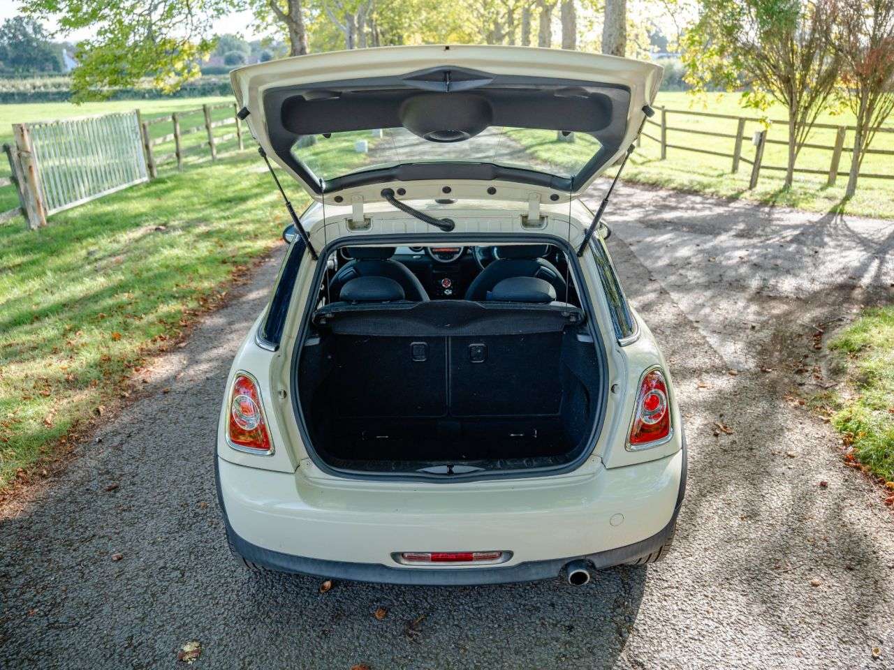 2011 MINI HATCH 2011 MINI HATCH