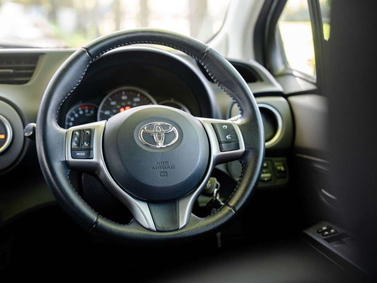 2013 TOYOTA YARIS 2013 TOYOTA YARIS