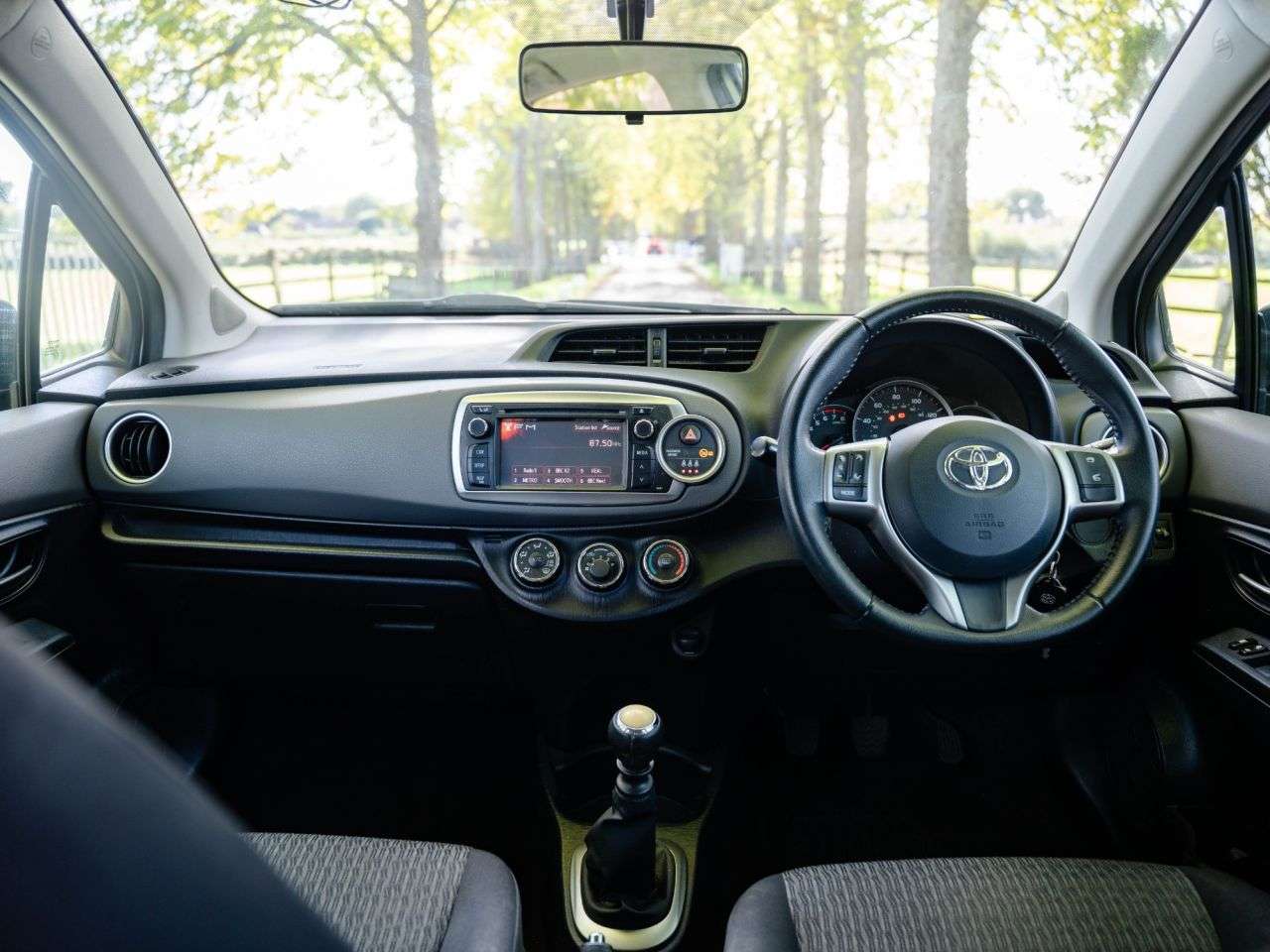 2013 TOYOTA YARIS 2013 TOYOTA YARIS