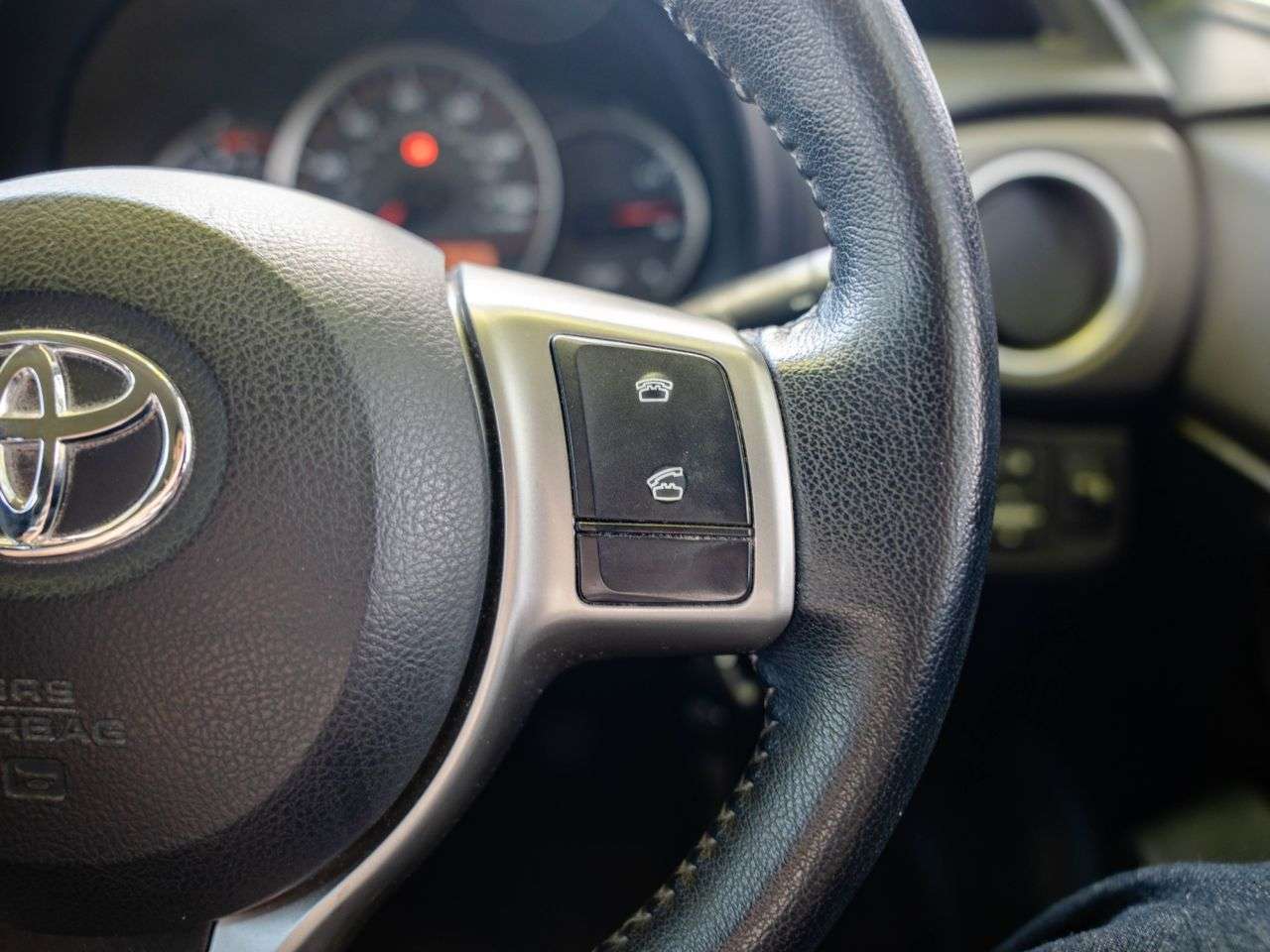 2013 TOYOTA YARIS 2013 TOYOTA YARIS