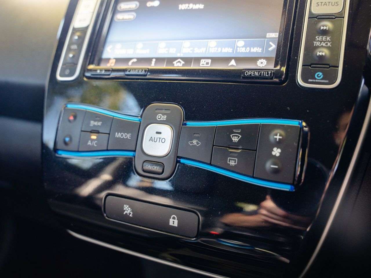 2017 NISSAN LEAF 2017 NISSAN LEAF