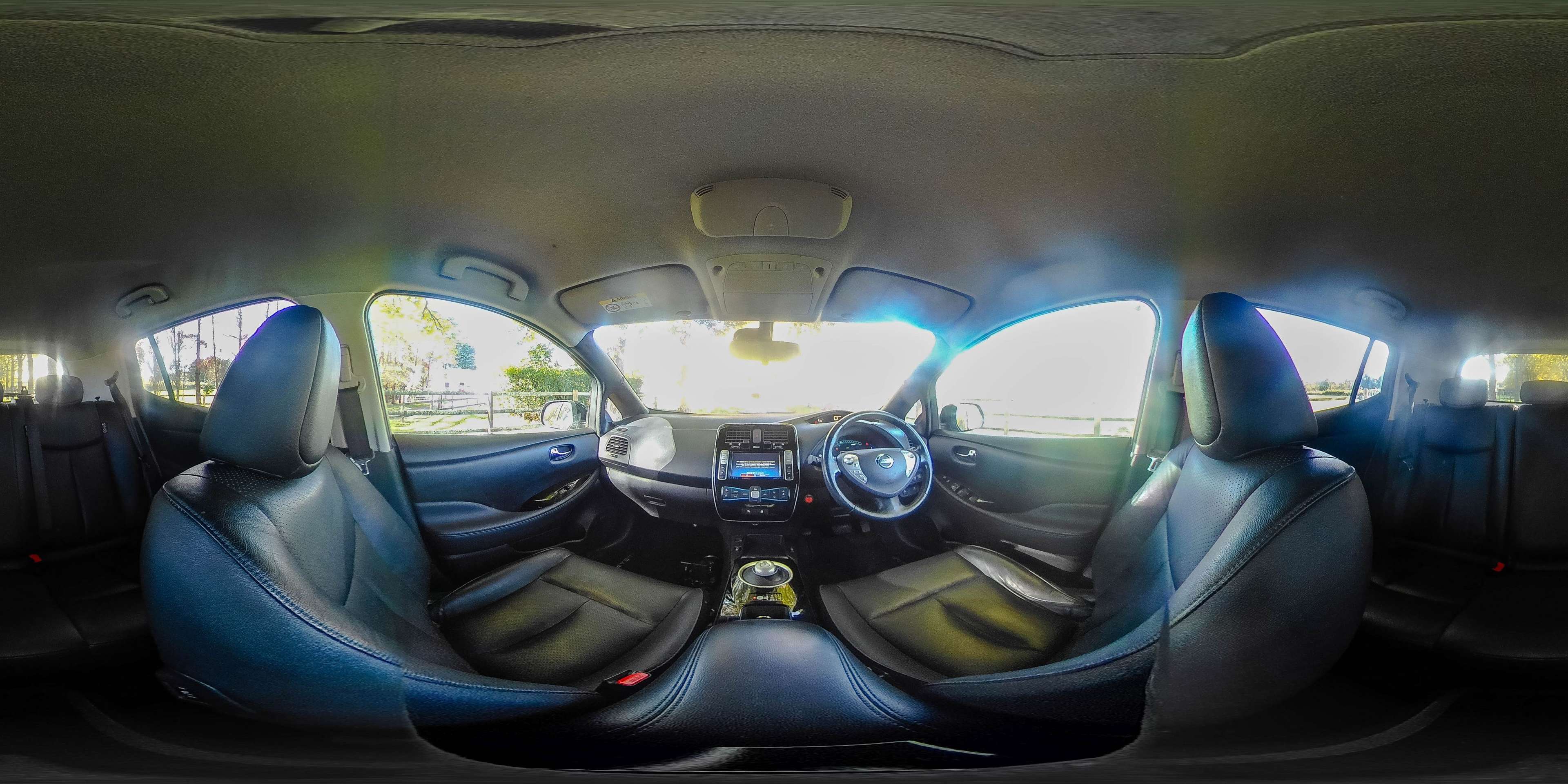 A 2016 NISSAN LEAF 30kWh Tekna Hatchback 5dr Electric Auto (109 bhp) CLIMATE CONTROL, HEATED S A 2016 NISSAN LEAF 30kWh Tekna Hatchback 5dr Electric Auto (109 bhp) CLIMATE CONTROL, HEATED S